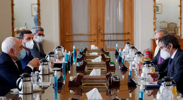 La noticia fue anunciada por el director general del OIEA, Rafael Grossi, tras reunirse con los principales negociantes nucleares de Irán. La noticia fue anunciada por el director general del OIEA, Rafael Grossi, tras reunirse con los principales negociantes nucleares de Irán.