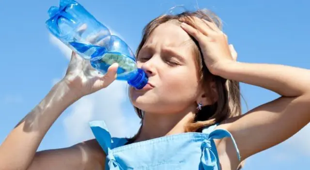 La temporada de verano es la más calurosa y los niños son más propensos a presentar golpes de calor. La temporada de verano es la más calurosa y los niños son más propensos a presentar golpes de calor.