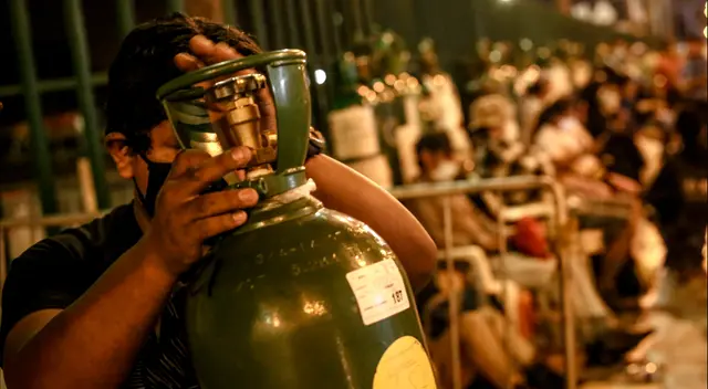 El ministro de salud Ugarte indicó que hay otra importación más grande que llega en isotanques en los próximos meses.