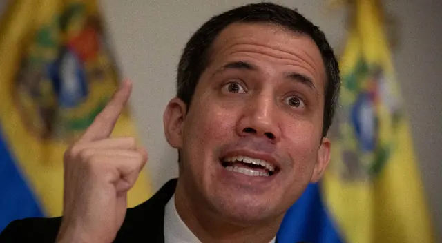 Contralor Elvis Amoroso inhabilita a Juan Guaidó y a diputados electos en el 2015.