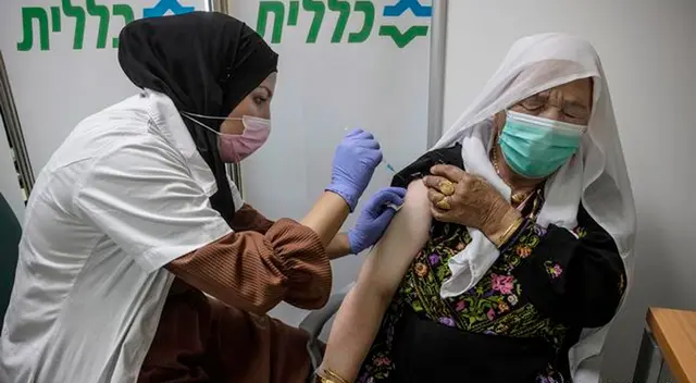 Israel ha estado llevando a cabo su campaña de vacunación contra el coronavirus de manera rápida. Israel ha estado llevando a cabo su campaña de vacunación contra el coronavirus de manera rápida.