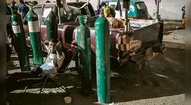 Drama. Miles de personas buscan oxígeno todos los días.