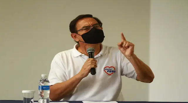 El expresidente Martín Vizcarra fue el primero en aceptar la propuesta de los chinos para vacunarse