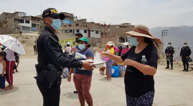 PNP lleva ayuda a SMJ. PNP lleva ayuda a SMJ.