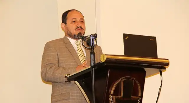 Luis Rodríguez Benavides renunció al cargo, tras conocerse que fue inoculado de manera irregular con la vacuna del laboratorio chino Sinopharm.