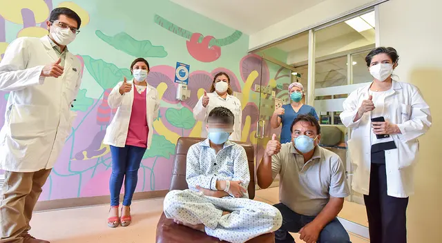 Niño recibió un riñón de su padre y ahora sueña con ser un gran profesional.