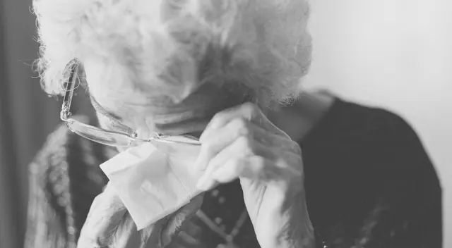 El video causó indignación en las redes sociales.