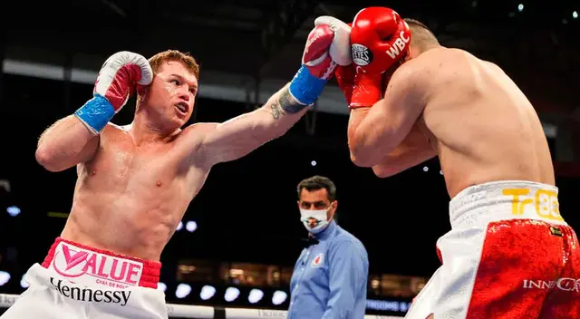 Canelo Álvarez ganó la batalla en el tercer round. Canelo Álvarez ganó la batalla en el tercer round.