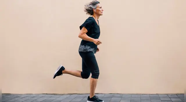 Expertos señalan que las personas que hacen ejercicio tienen menos probabilidades de sufrir infartos que aquellas que llevan una vida sedentaria. Expertos señalan que las personas que hacen ejercicio tienen menos probabilidades de sufrir infartos que aquellas que llevan una vida sedentaria.