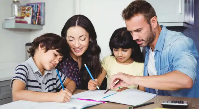 Los padres deben enfocarse en las soluciones al problema y apoyar a sus hijos.