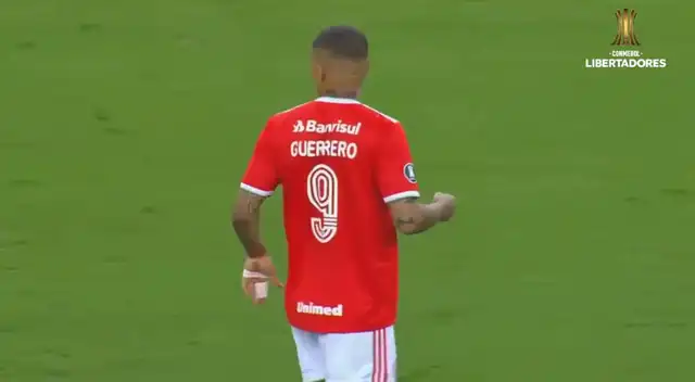 Paolo Guerrero, figura del Internacional de Porto Alegre, volvería a jugar un partido oficial este lunes.