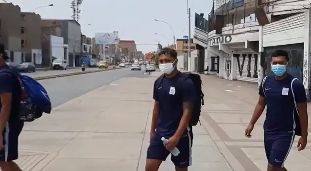 Jugadores de Alianza Lima llegaron a Matute esta mañana para iniciar entrenamientos.