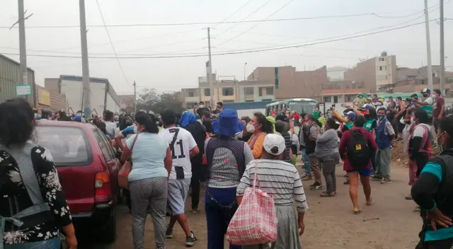 Enfrentamientos en exteriores de mercado Tierra Prometida. Enfrentamientos en exteriores de mercado Tierra Prometida.