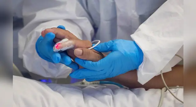 Torres estuvo internado en un hospital de Texas por casi un mes.