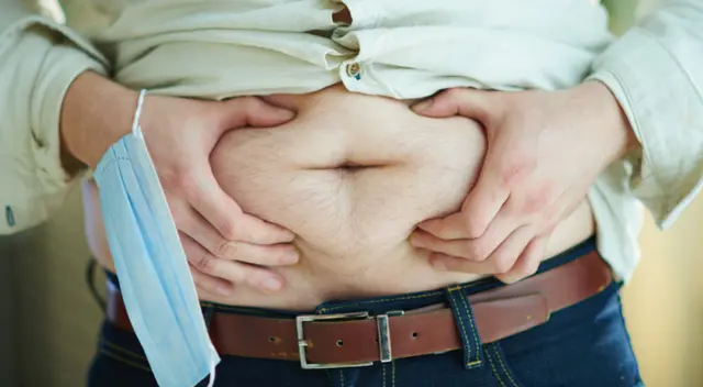 Las personas con obesidad son más propensas a sufrir complicaciones del COVID-19. Las personas con obesidad son más propensas a sufrir complicaciones del COVID-19.