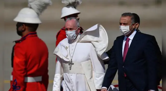 El papa Francisco se convierte en el primer pontífice en llegar a Irak.