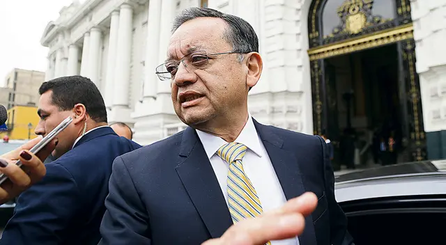 La parlamentaria Felícita Tocto, de Descentralización Democrática, presentó la denuncia constitucional contra Edgar Alarcón.