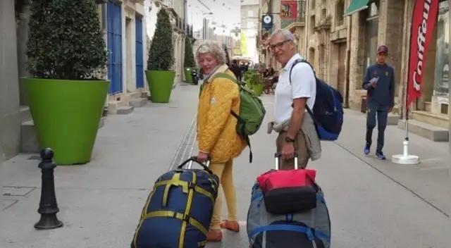 La pareja dejó su cómoda vida en Seattle para iniciar una aventura por el mundo como turistas. Conoce su increíble historia.