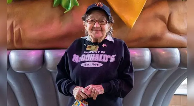 Trabajadora de McDonald’s cumple 100 años y se rehúsa a jubilarse: conoce la historia de Ruth Shuster. Trabajadora de McDonald’s cumple 100 años y se rehúsa a jubilarse: conoce la historia de Ruth Shuster.