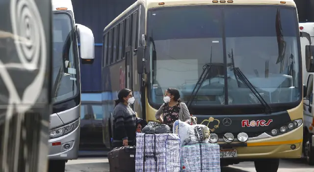 Pasajeros de viajes terrestre y aéreo podrán movilizarse durante toque de queda o domingos