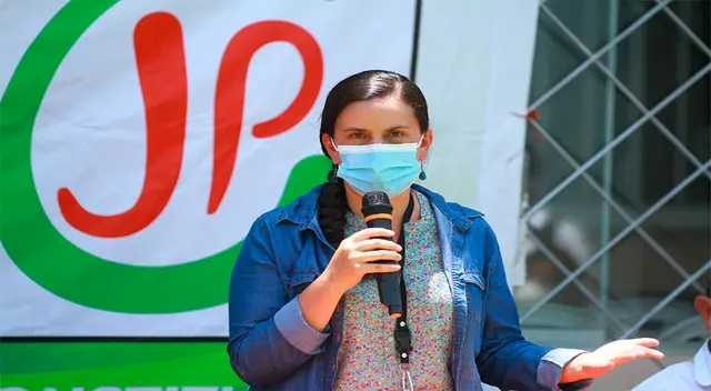 Verónika Mendoza calificó de miserables a quienes desinforman sobre las vacunas Verónika Mendoza calificó de miserables a quienes desinforman sobre las vacunas