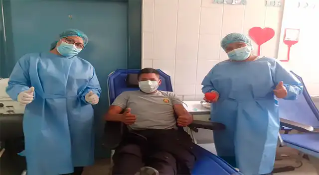 Efectivos de patrullaje a pie de la Policía Nacional del Perú, acudieron al IREN Sur, para donar sangre Efectivos de patrullaje a pie de la Policía Nacional del Perú, acudieron al IREN Sur, para donar sangre