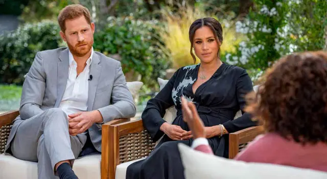 Meghan Markle y el príncipe Harry criticaron a la realeza.