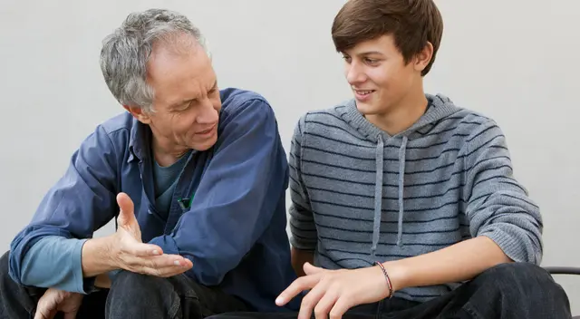 En lugar de gritar, esperen a que los ánimos esten más calmados para hablar del problema. En lugar de gritar, esperen a que los ánimos esten más calmados para hablar del problema.