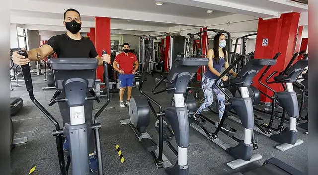 Gobierno anunció nuevas medidas ante la baja de casos y muertes por coronavirus. Gobierno anunció nuevas medidas ante la baja de casos y muertes por coronavirus.