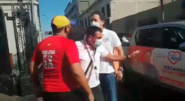 Es aspirante presidencial por Somos Perú justificó su reacción y aseguró que solo se defendió de un agravio. Es aspirante presidencial por Somos Perú justificó su reacción y aseguró que solo se defendió de un agravio.