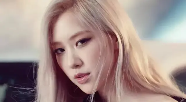 Roseanne Park se convirtió en la artista de Kpop femenino con más preventas en la historia.