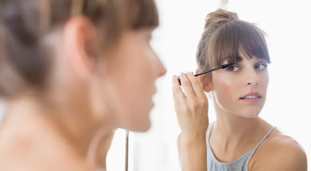 Escoge productos naturales para tus pestañas.