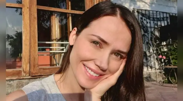 La conductora está feliz porque se podrá reunir con su familia.