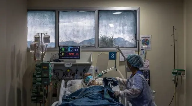 Las nuevas variantes del coronavirus consideradas más transmisibles y peligrosas se están esparciendo por todo el mundo. Las nuevas variantes del coronavirus consideradas más transmisibles y peligrosas se están esparciendo por todo el mundo.