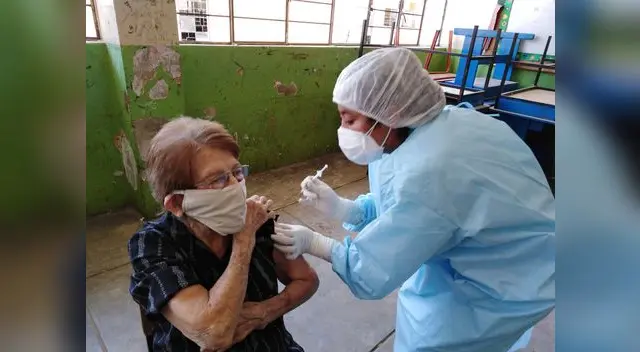 Los adultos mayores a nivel nacional empezarán a ser vacunados contra la COVID-19 este lunes 15 de marzo.