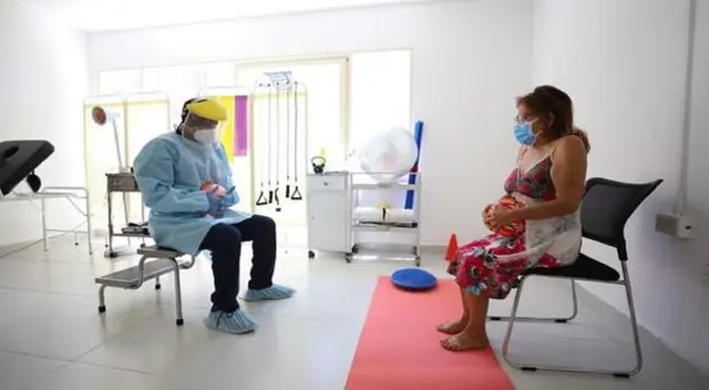 Brindan servicio gratuito de rehabilitación post-COVID-19 para vecinos de San Isidro