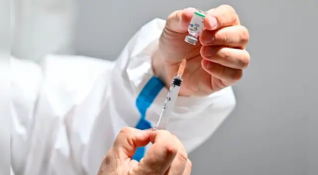 La vacuna contra la COVID-19 que se suministró por error en la menor sería la desarrollada por la empresa china Sinovac.