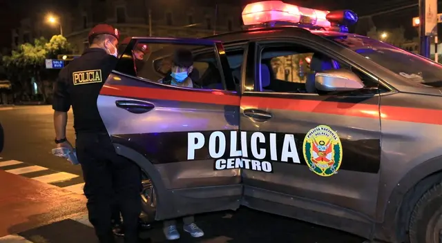 Sujetos amenazan a transeúntes con réplicas de armas de fuego