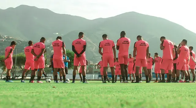 Carlos Stein confía en seguir en la Primera División esta temporada.