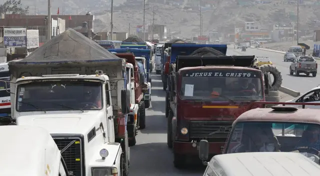 El Norte Chico, en Puerto Supe, también se encuentra bloqueado por manifestantes como parte del paro nacional de transportistas de carga. El Norte Chico, en Puerto Supe, también se encuentra bloqueado por manifestantes como parte del paro nacional de transportistas de carga.