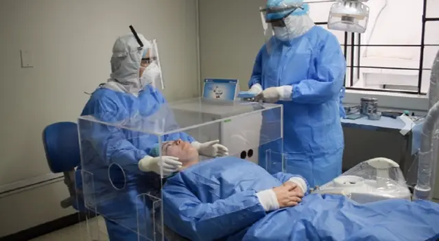 infecciones crónicas en las encías agravaría situación de pacientes con COVID-19