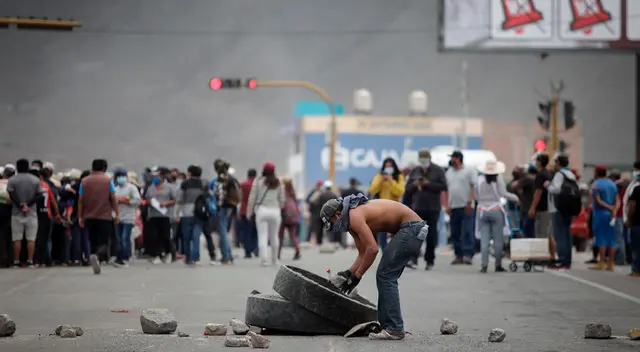 De la misma forma, también estarán incluidos los delitos de abuso de autoridad y contra la vida, el cuerpo y la salud, en referencia al actuar de la PNP en su deber del control del orden público.