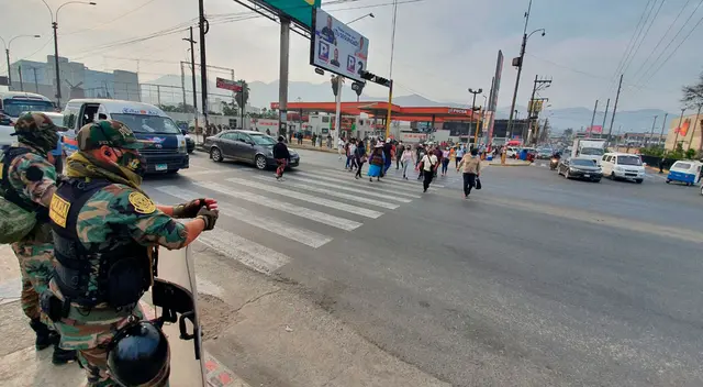 Agentes de la PNP y miembros del Ejército peruano vienen resguardando la zona para prevenir nuevos bloqueos por parte de gremios de transporte de carga e interprovincial. Agentes de la PNP y miembros del Ejército peruano vienen resguardando la zona para prevenir nuevos bloqueos por parte de gremios de transporte de carga e interprovincial.