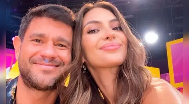 Yaco Eskenazi a su esposa Natalie Vértiz tras revelar el sexo de su bebé. Yaco Eskenazi a su esposa Natalie Vértiz tras revelar el sexo de su bebé.