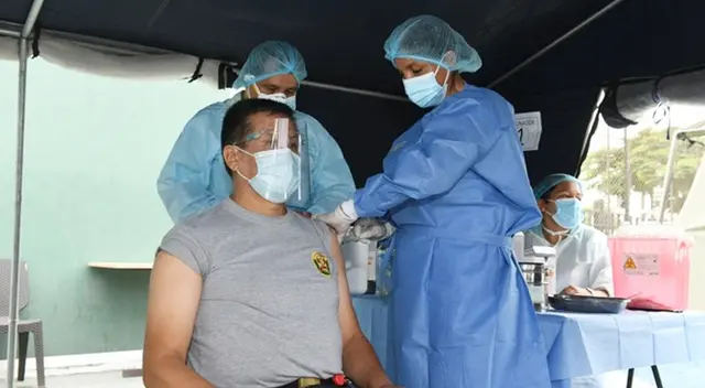 Alrededor de 52 mil policías ya han sido vacunados contra el coronavirus.