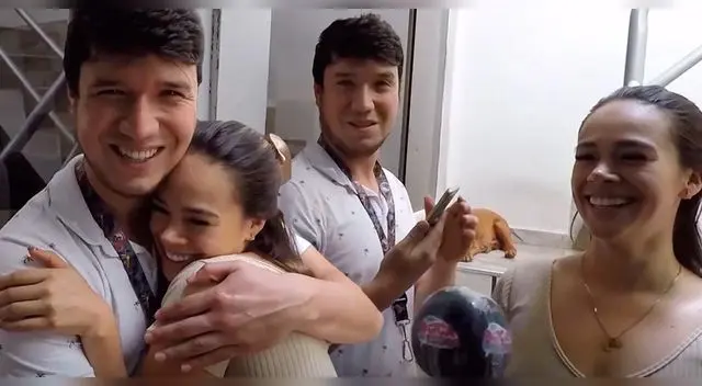 Jossmery Toledo presenta a su hermano por primera vez en televisión.