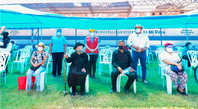 Más de 1000 adultos mayores fueron vacunados. Más de 1000 adultos mayores fueron vacunados.