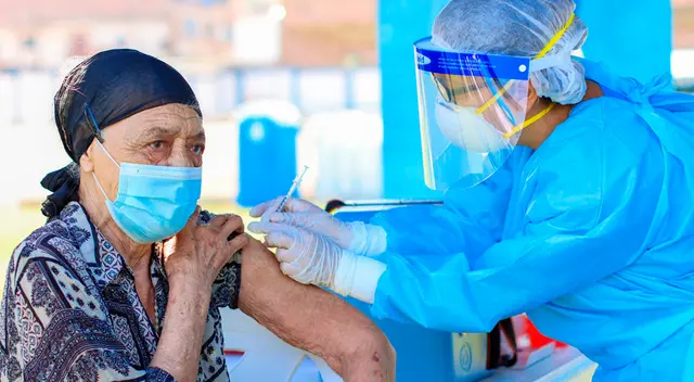 Más de 1000 adultos mayores fueron vacunados. Más de 1000 adultos mayores fueron vacunados.