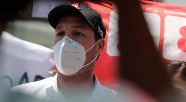 El exburgomaestre de La Victoria insistió que su postulación es 'para luchar por los peruanos que menos tienen' y propuso que en un eventual Gobierno suyo llegará agua, educación, y salud. El exburgomaestre de La Victoria insistió que su postulación es 'para luchar por los peruanos que menos tienen' y propuso que en un eventual Gobierno suyo llegará agua, educación, y salud.