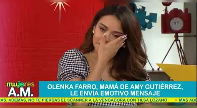 Amy Gutiérrez llora al recordar junto a su madre los sacrificios.